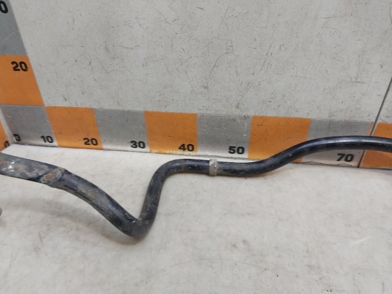 Стабилизатор передний