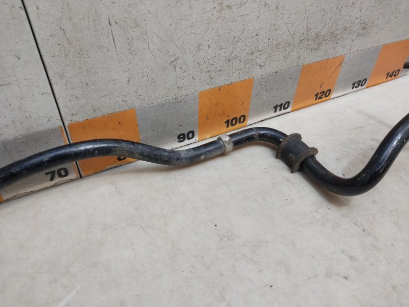 Стабилизатор передний