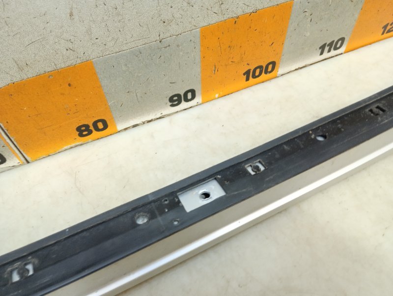 Рейлинг (релинг) левый (планка на крышу)