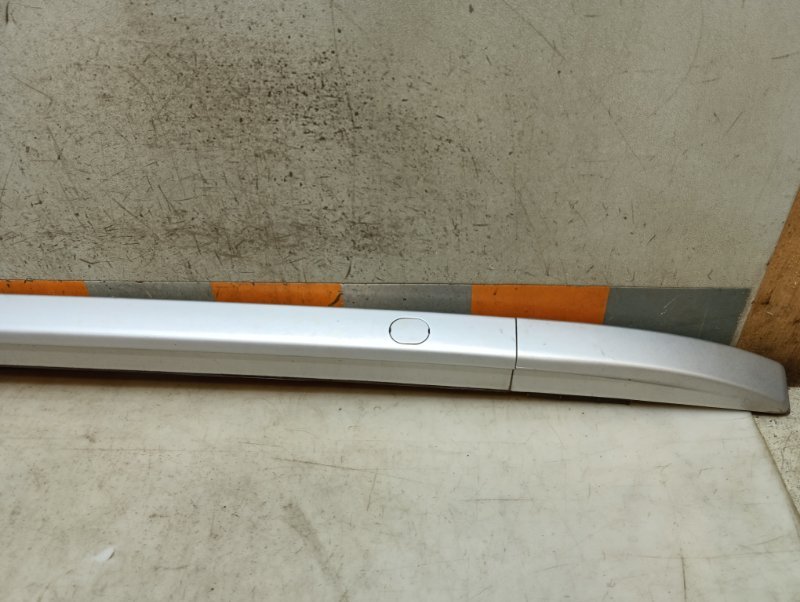 Рейлинг (релинг) левый (планка на крышу)