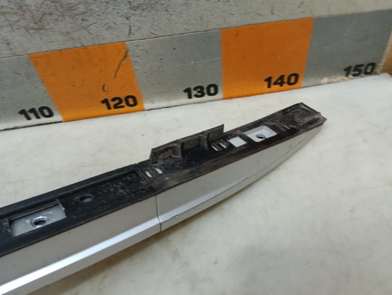 Рейлинг (релинг) левый (планка на крышу)