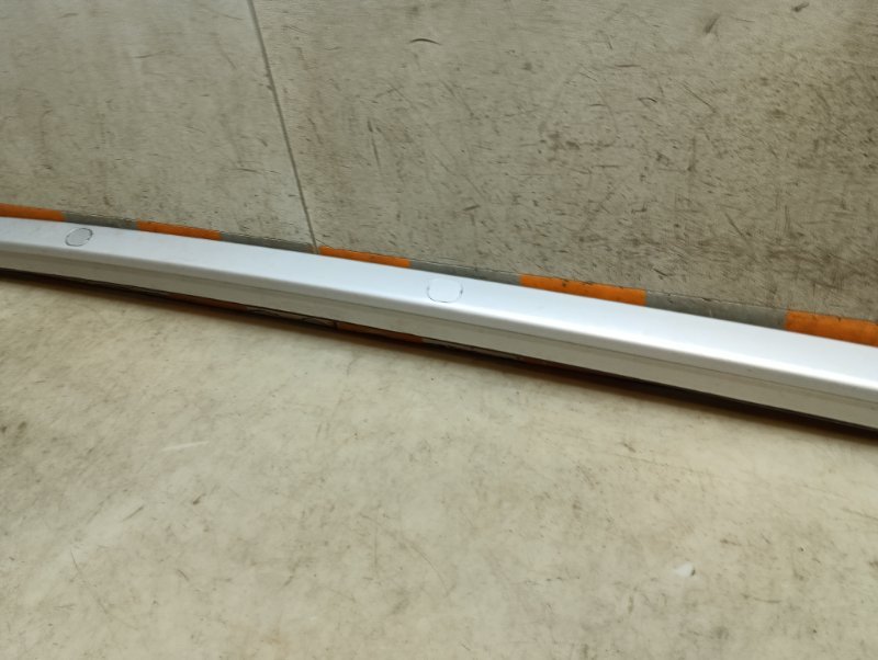 Рейлинг (релинг) левый (планка на крышу)