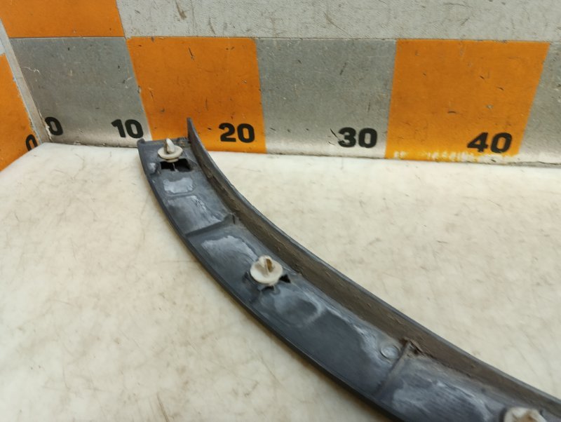 Накладка переднего крыла правого