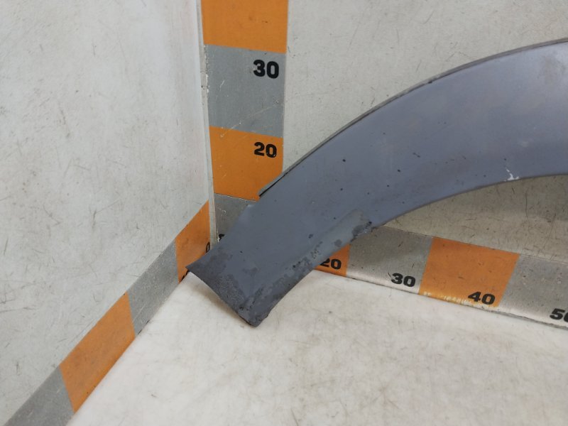 Накладка переднего крыла правого