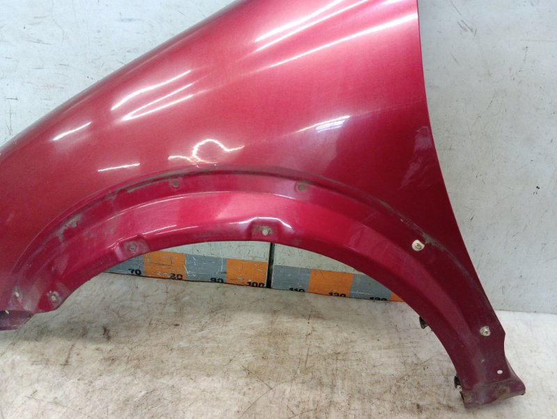 Крыло переднее левое