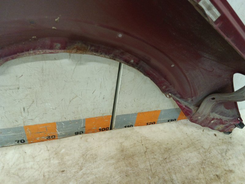 Крыло переднее левое