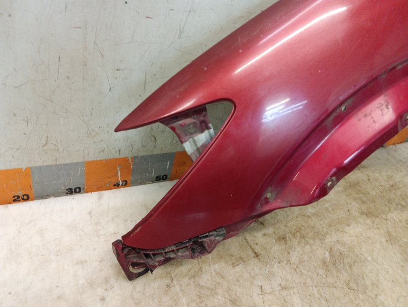 Крыло переднее левое