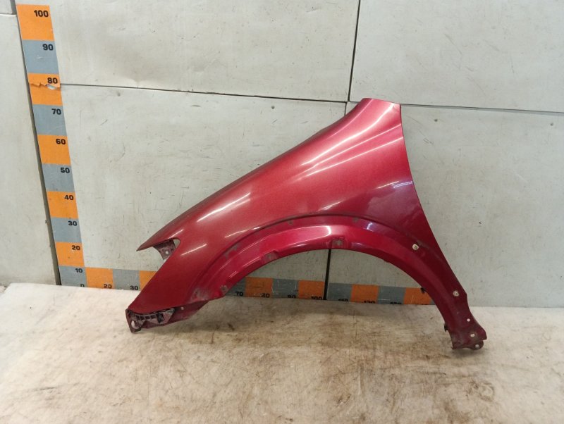 Крыло переднее левое