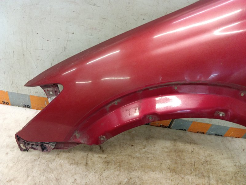 Крыло переднее левое