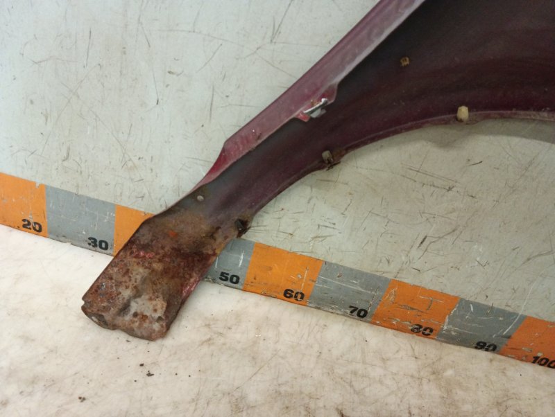 Крыло переднее левое