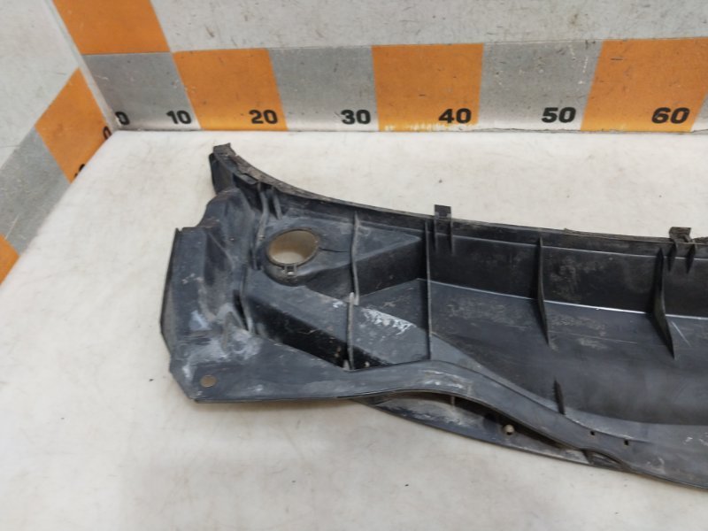 Планка под лобовое стекло