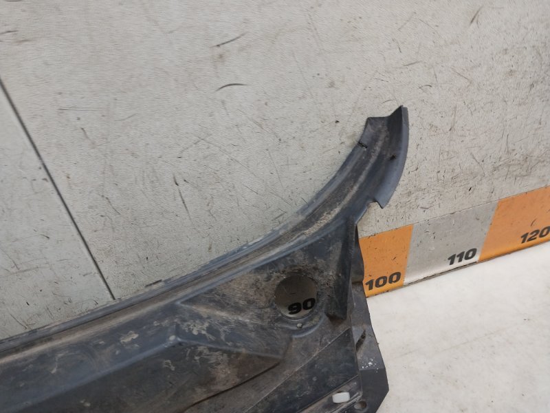 Планка под лобовое стекло