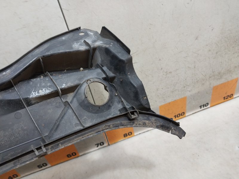 Планка под лобовое стекло