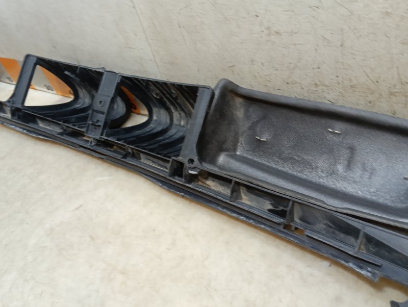 Кронштейн заднего бампера