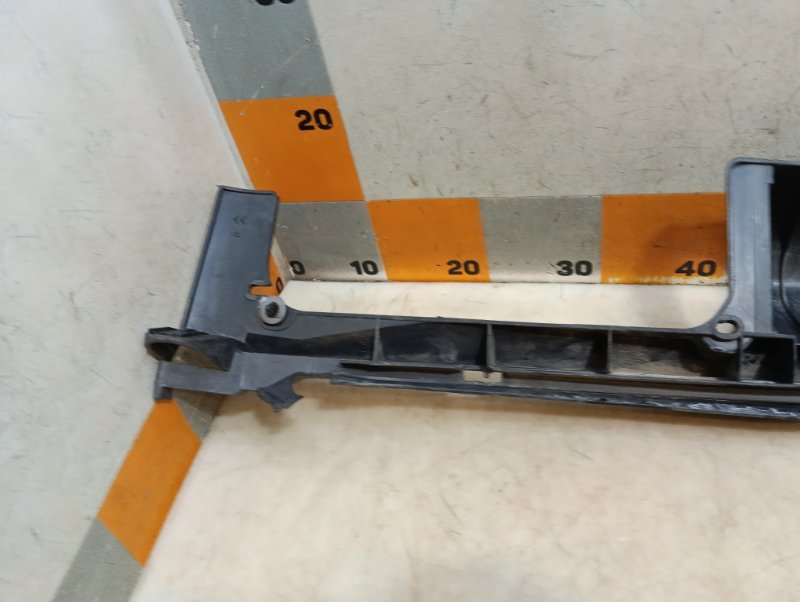 Кронштейн заднего бампера