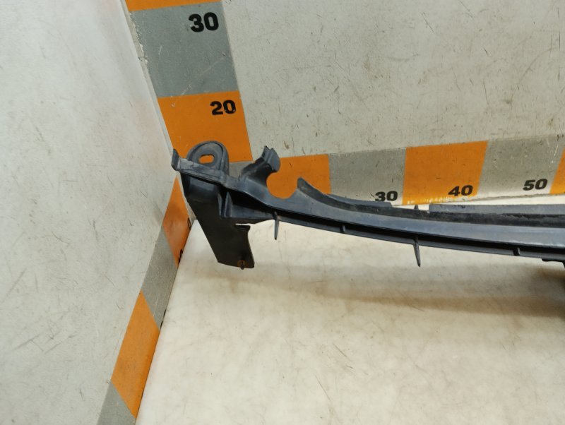 Кронштейн заднего бампера