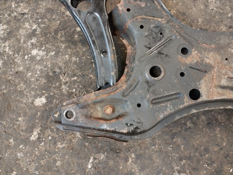 Балка подмоторная