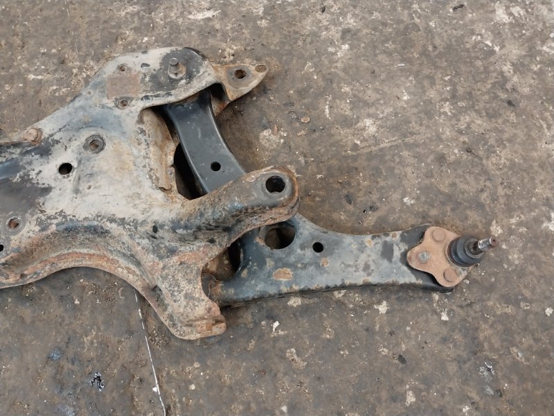 Балка подмоторная