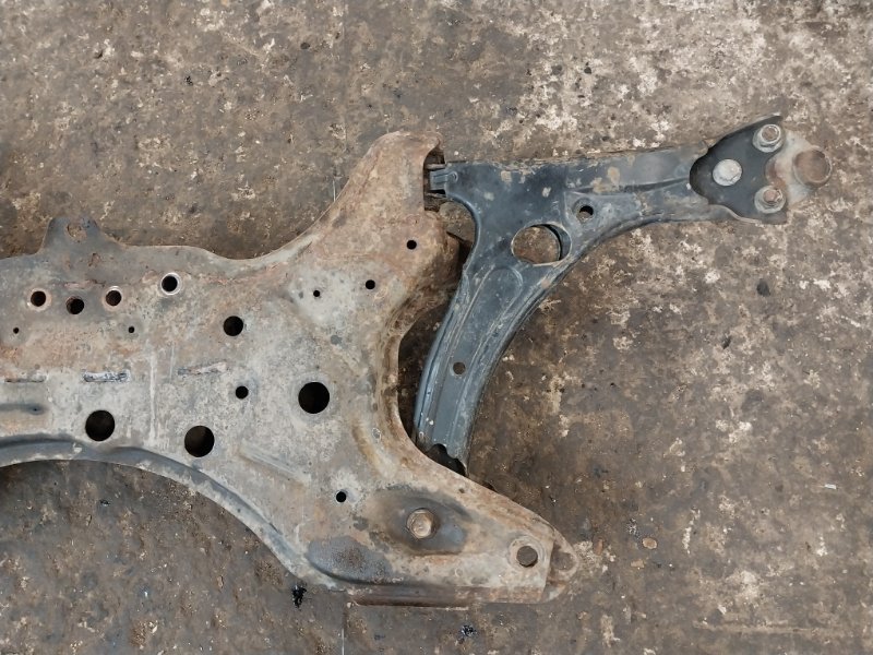 Балка подмоторная