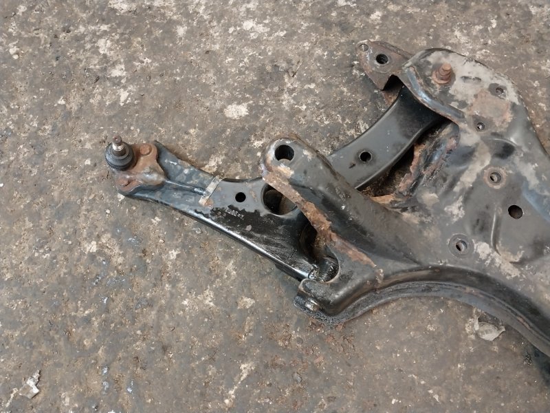 Балка подмоторная