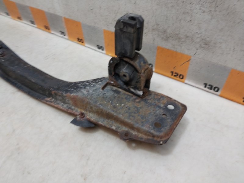 Балка передняя продольная