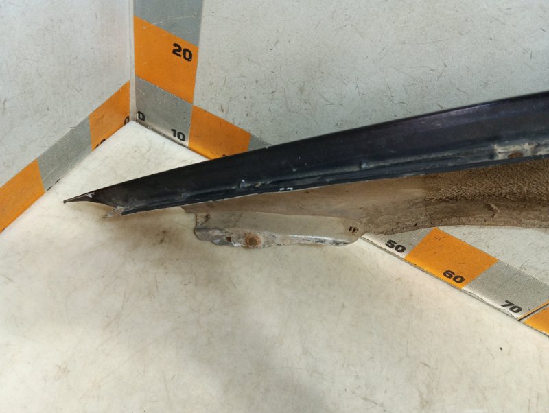 Крыло переднее правое