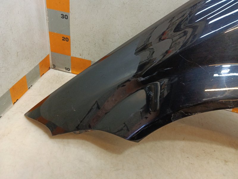 Крыло переднее левое