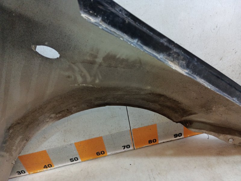 Крыло переднее левое