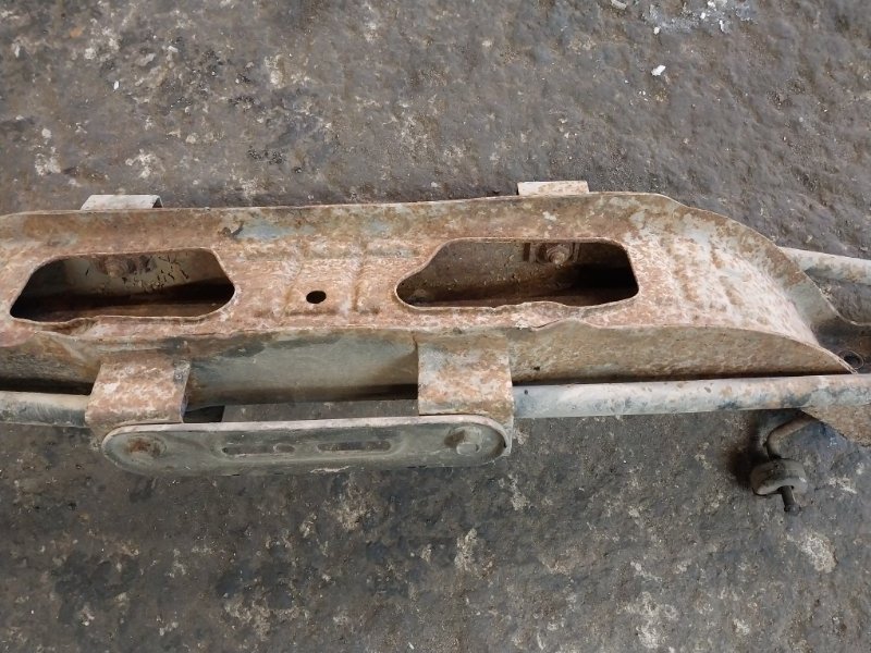 Балка задняя