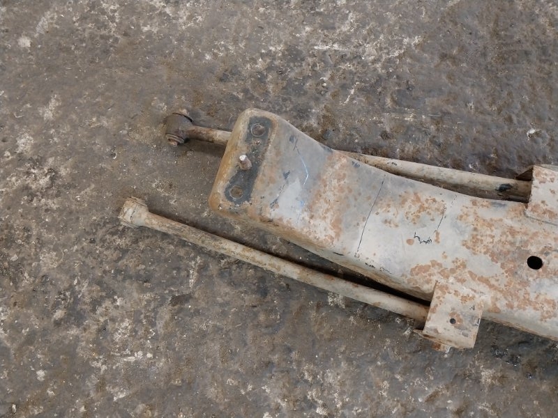 Балка задняя