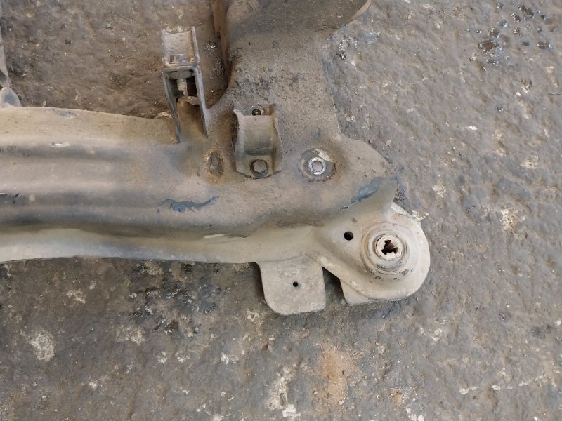 Балка подмоторная