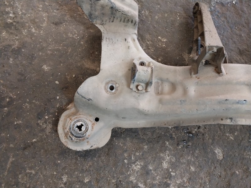 Балка подмоторная