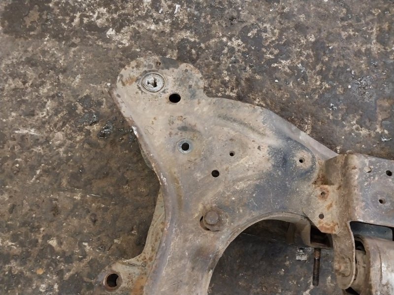 Балка подмоторная