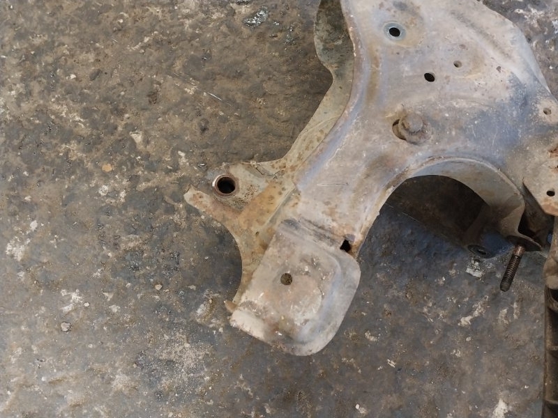 Балка подмоторная