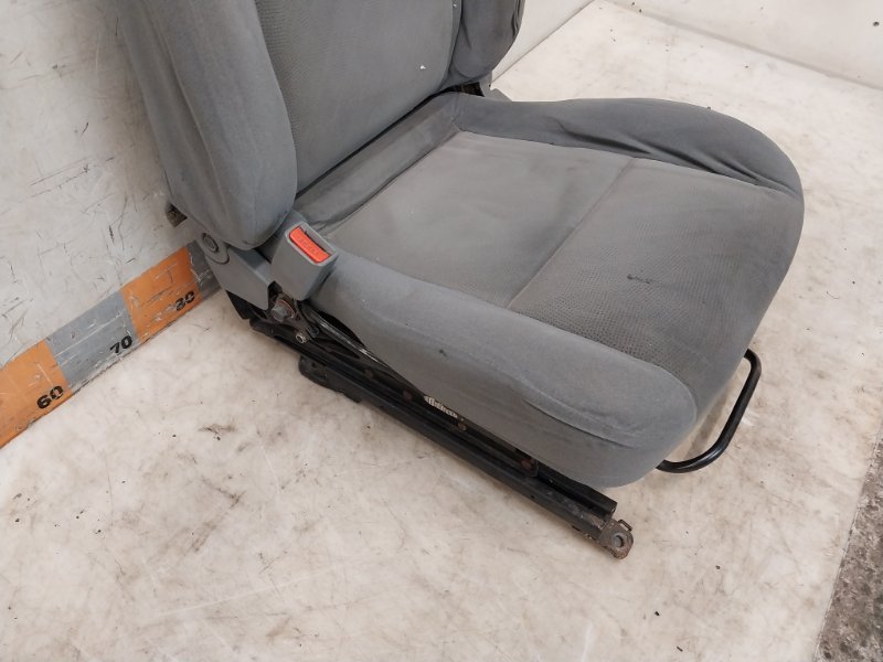 Сиденье переднее левое