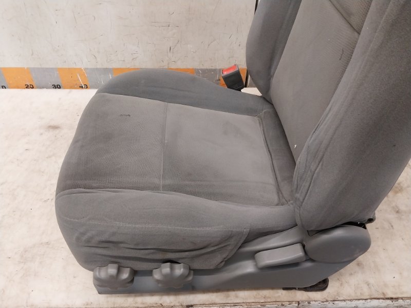 Сиденье переднее левое