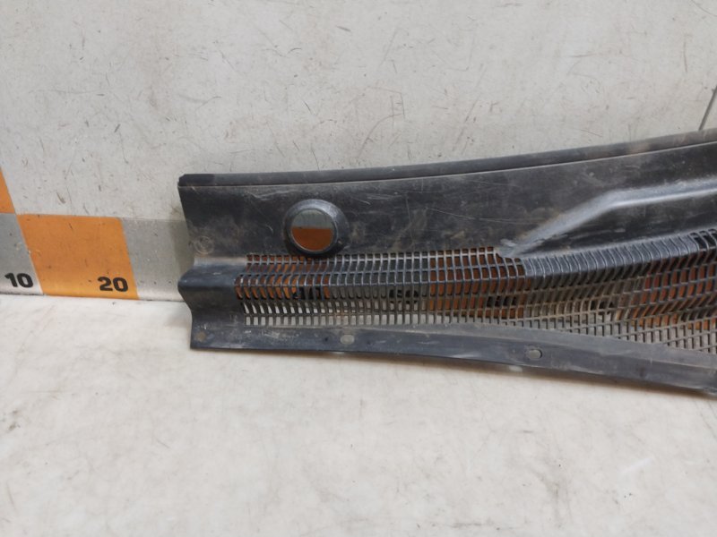 Планка под лобовое стекло