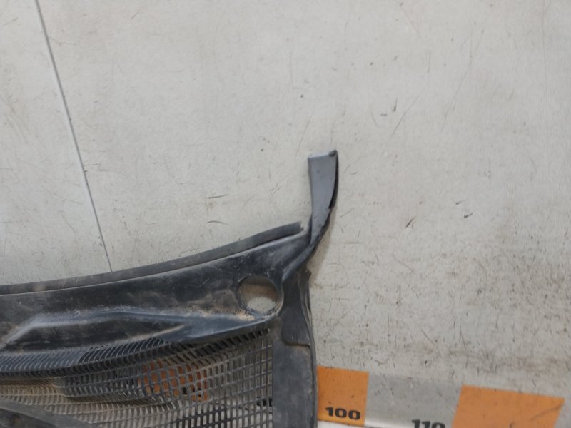 Планка под лобовое стекло