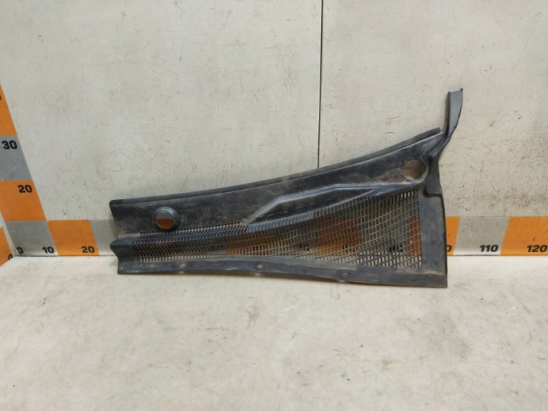 Планка под лобовое стекло