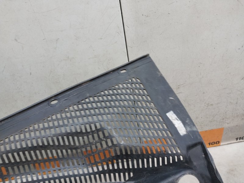 Планка под лобовое стекло