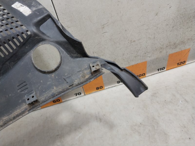 Планка под лобовое стекло