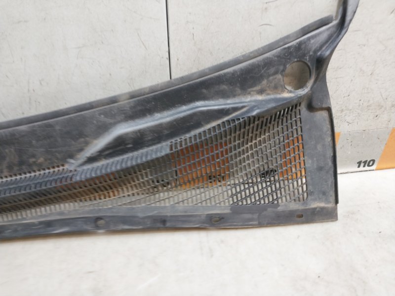 Планка под лобовое стекло