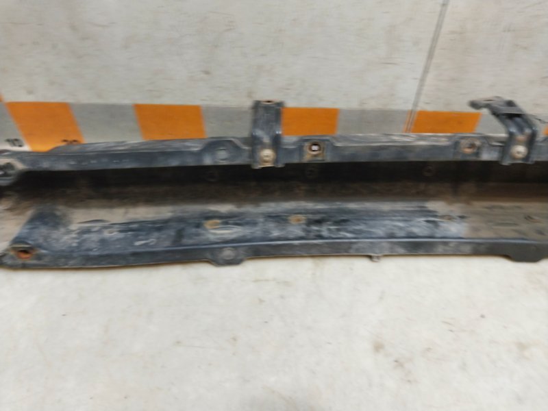 Усилитель переднего бампера