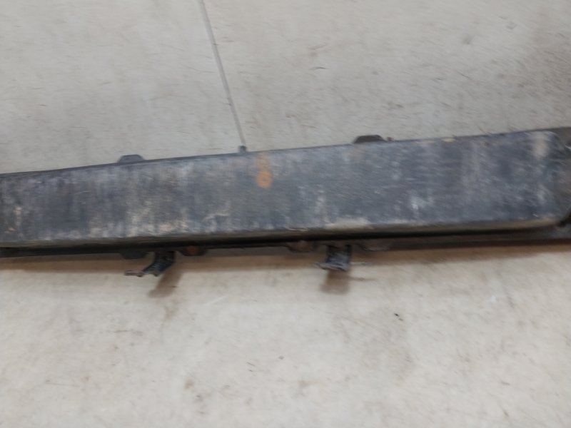 Усилитель переднего бампера