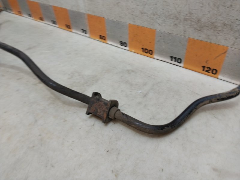 Стабилизатор передний