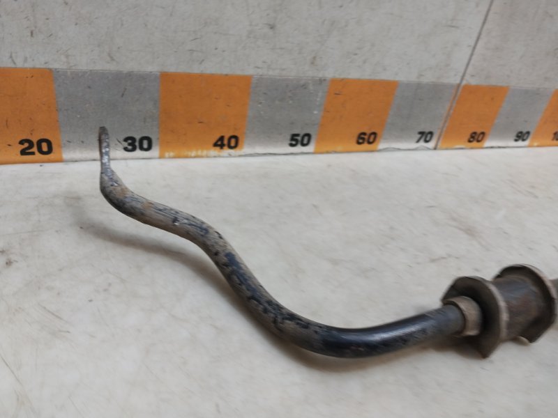 Стабилизатор передний