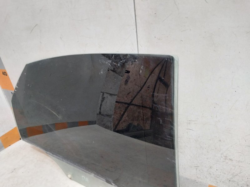 Стекло двери задней правой