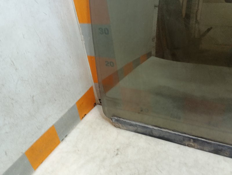 Стекло двери задней левой