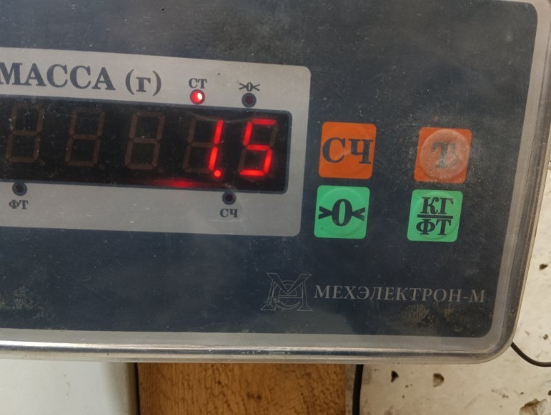 Накладка двери передней левой