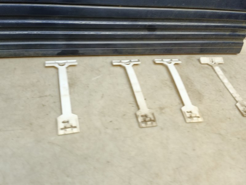 Накладка двери передней левой